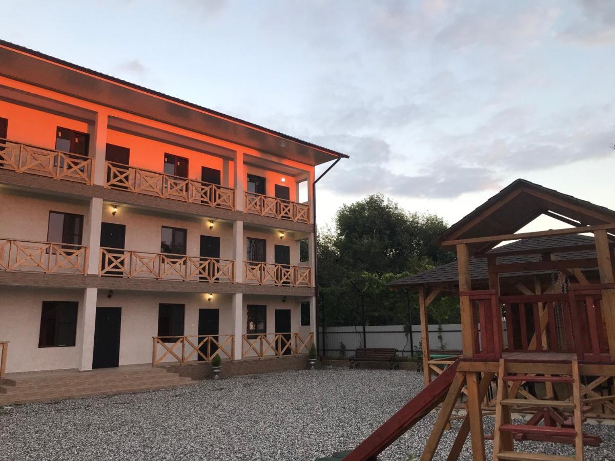 Guest House Dana Pitsunda Exterior foto