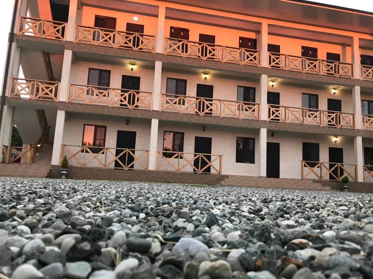 Guest House Dana Pitsunda Exterior foto
